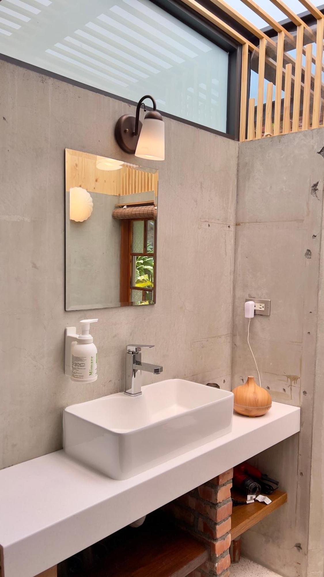 Loku. Tainan Hotell Exteriör bild