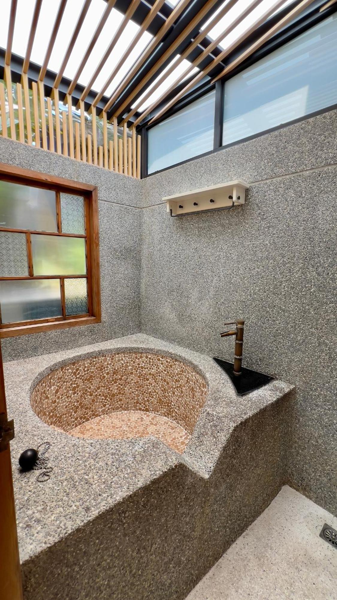 Loku. Tainan Hotell Exteriör bild
